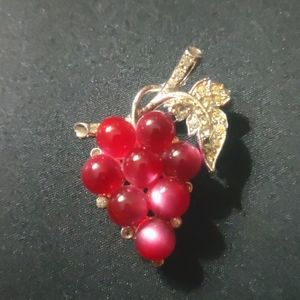 Coro Signed Grape Cluster Pin Vintage Rhinestone Moonglow